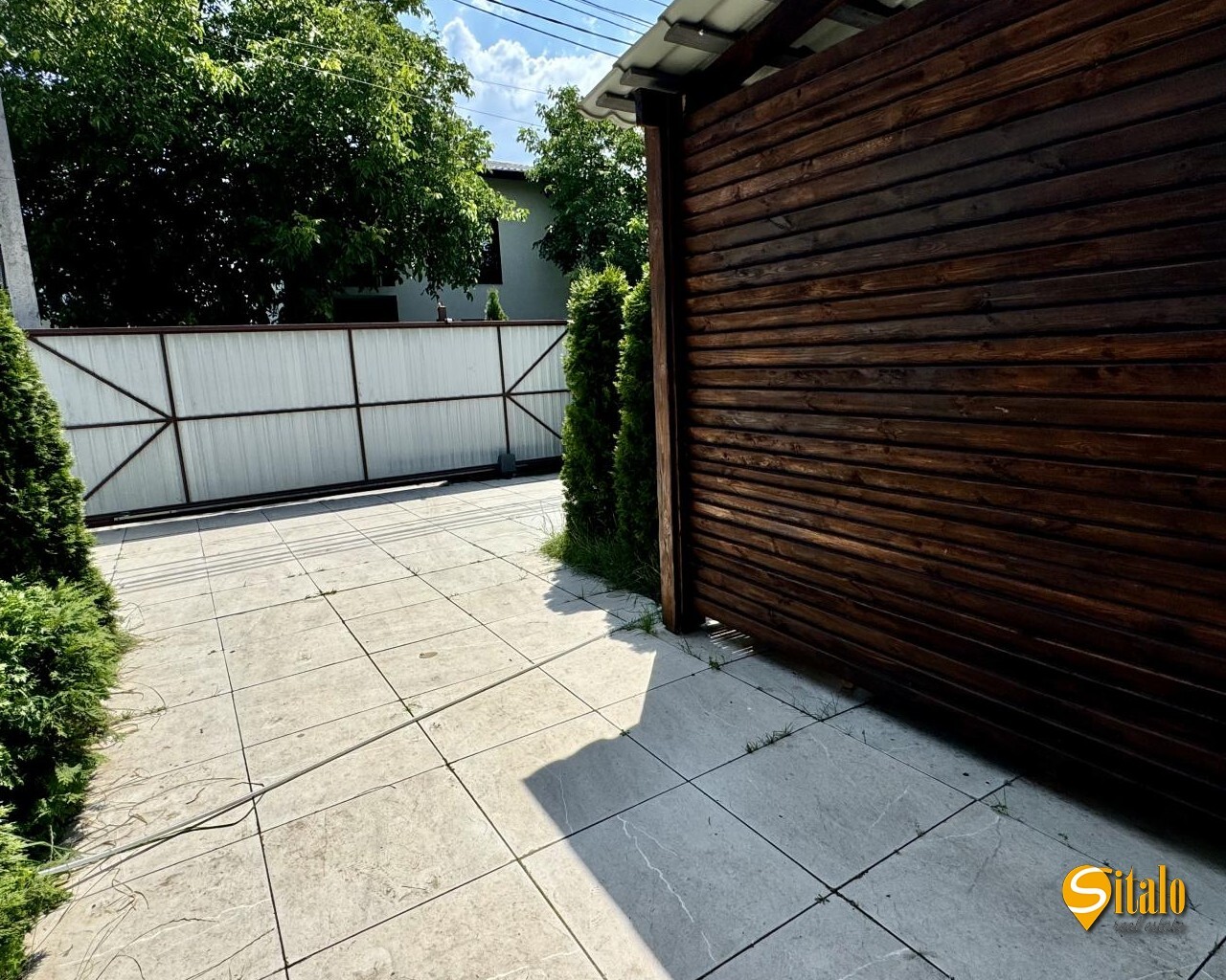Продаж 3-кімнатної квартири 100 м², 52-а Садова вул.