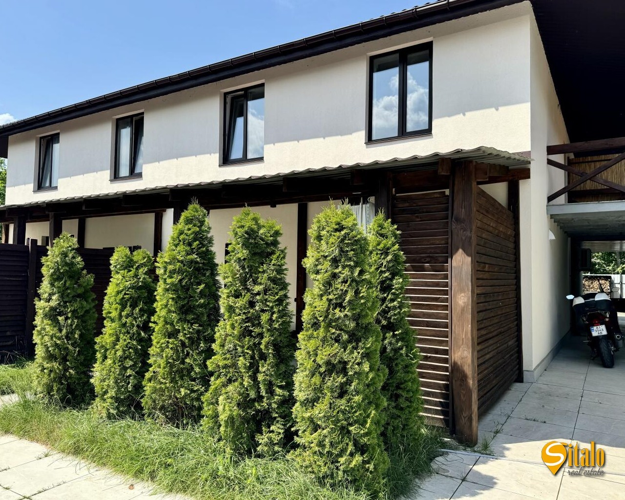 Продаж 3-кімнатної квартири 100 м², 52-а Садова вул.