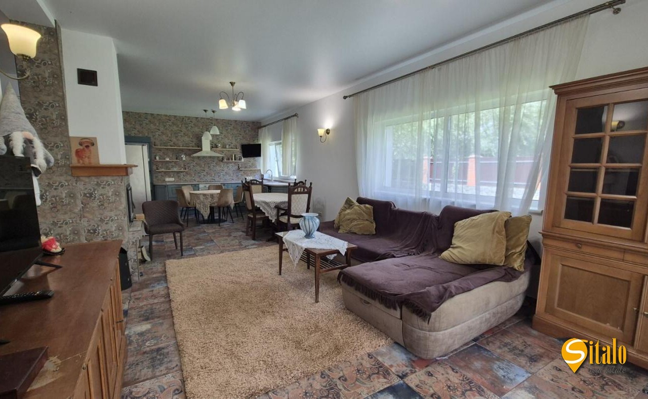 Продажа дома 200 м², 1-я Озерная ул.