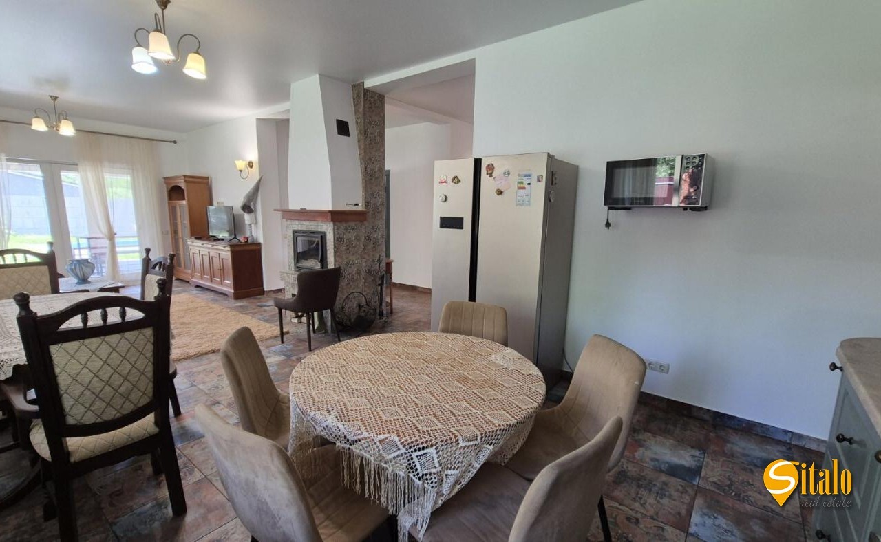 Продажа дома 200 м², 1-я Озерная ул.