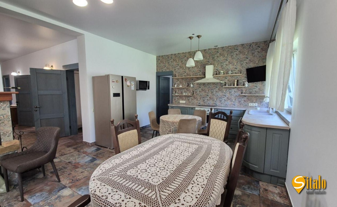 Продажа дома 200 м², 1-я Озерная ул.