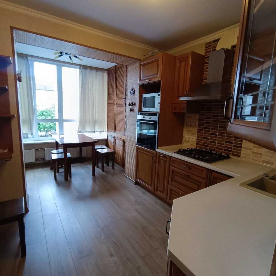 Аренда 2-комнатной квартиры 65 м², Волынская ул., 9