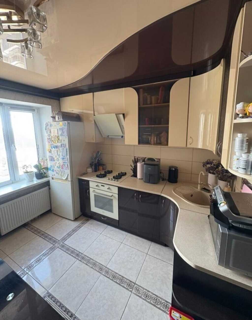 Продажа 2-комнатной квартиры 54 м², Черновола ул.