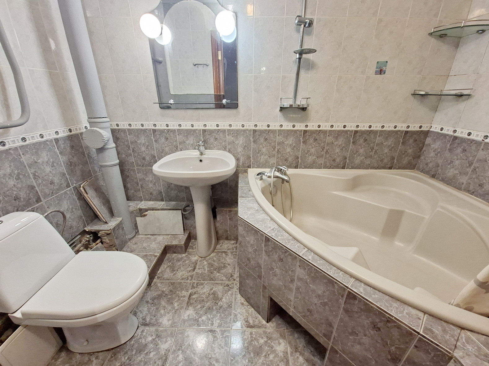 Продажа 3-комнатной квартиры 70 м², Магистральная ул., 80