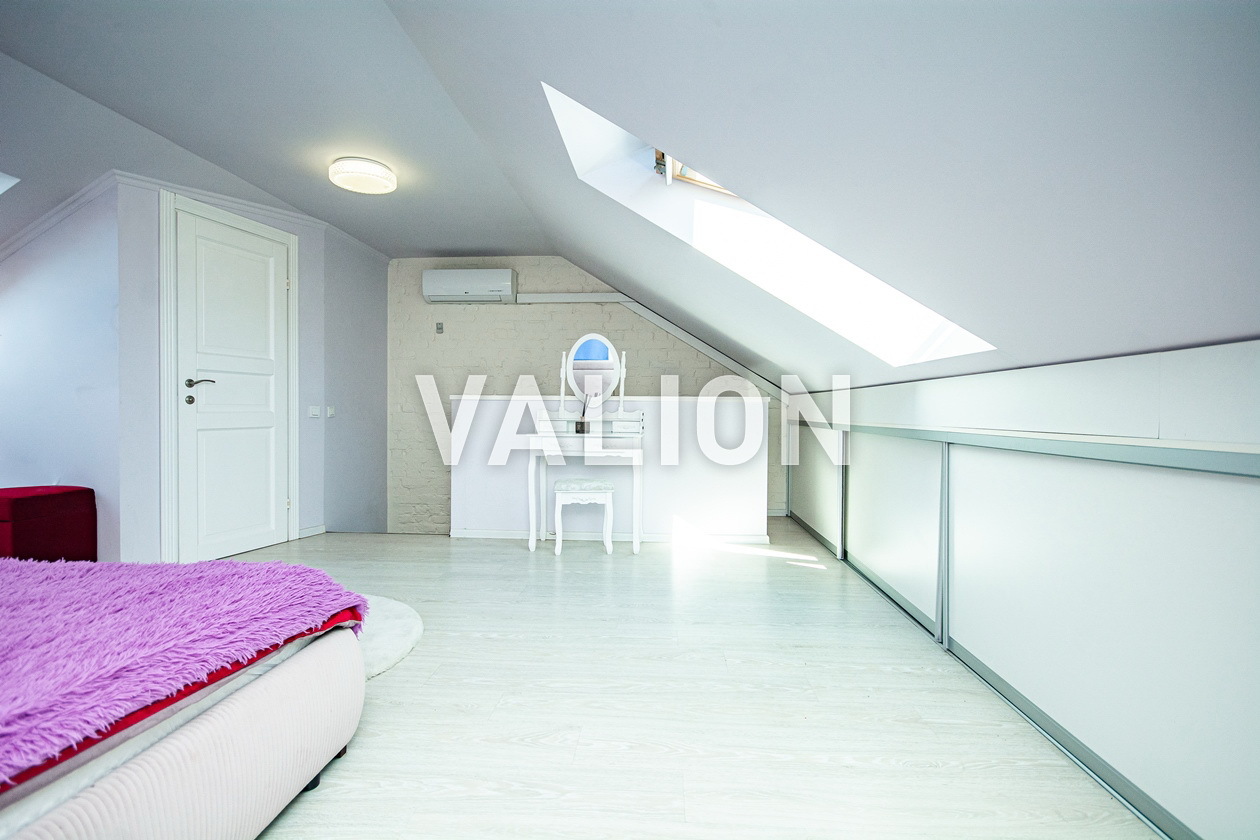 Продажа 3-комнатной квартиры 136 м², Григория Гуляницкого ул., 44/1