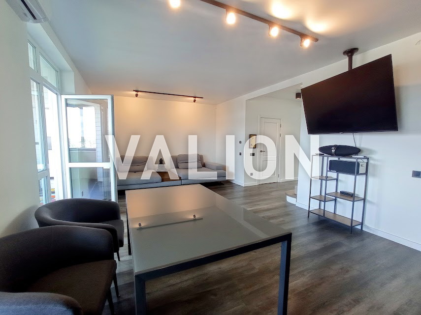 Продажа 5-комнатной квартиры 198 м², Борщаговская ул., 30А