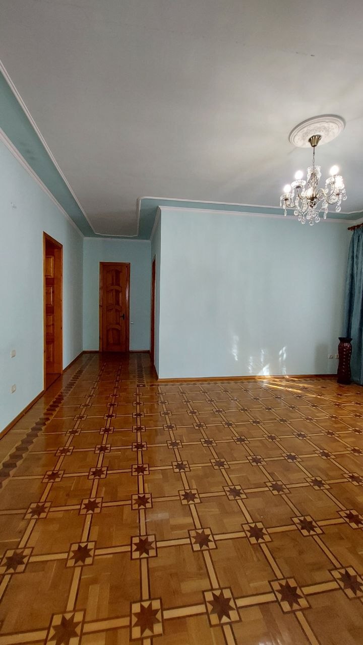 Продаж будинку 350 м², Абрикосова вул., 91