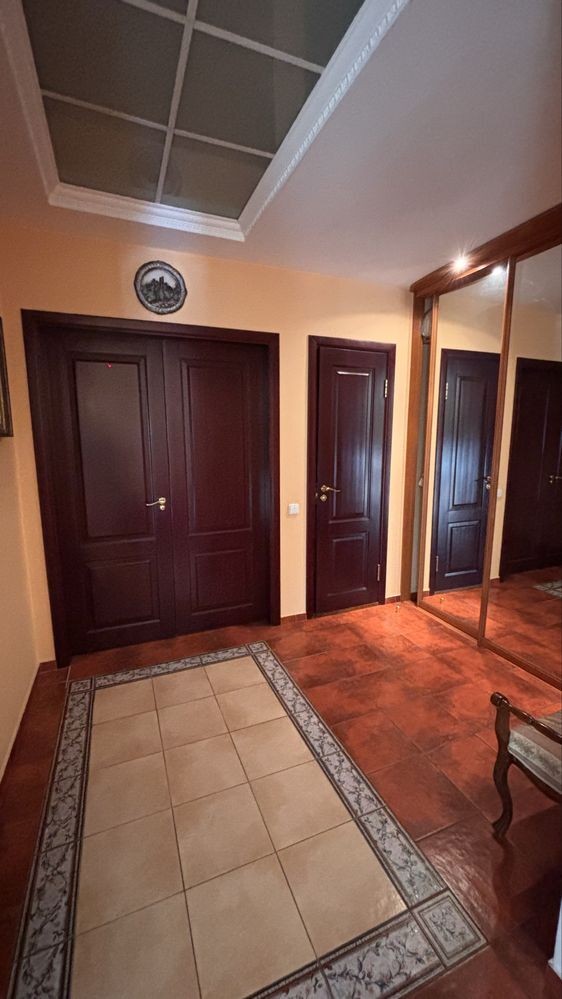 Коттедж посуточно 296 м²