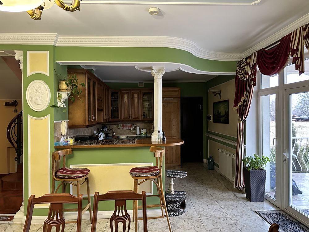 Коттедж посуточно 296 м²