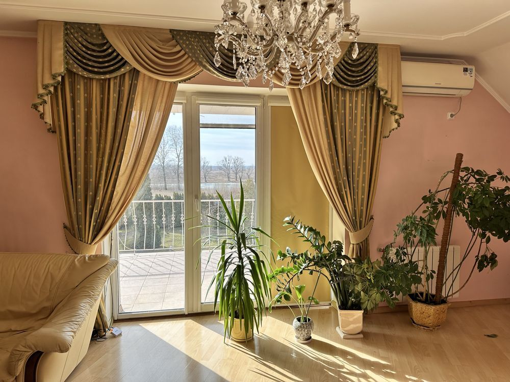 Коттедж посуточно 296 м²