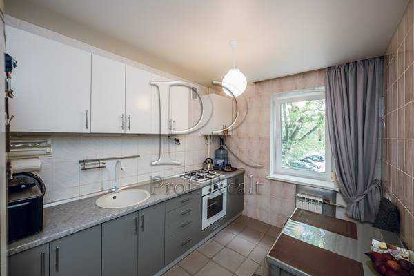 Продаж 3-кімнатної квартири 70 м², Тростянецька вул., 12