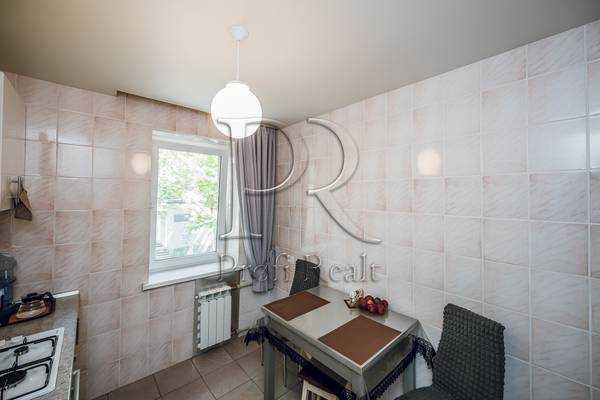 Продаж 3-кімнатної квартири 70 м², Тростянецька вул., 12