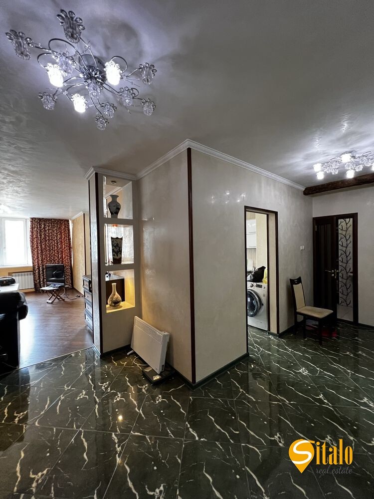 Продаж 2-кімнатної квартири 88 м², Срібнокільська вул., 1