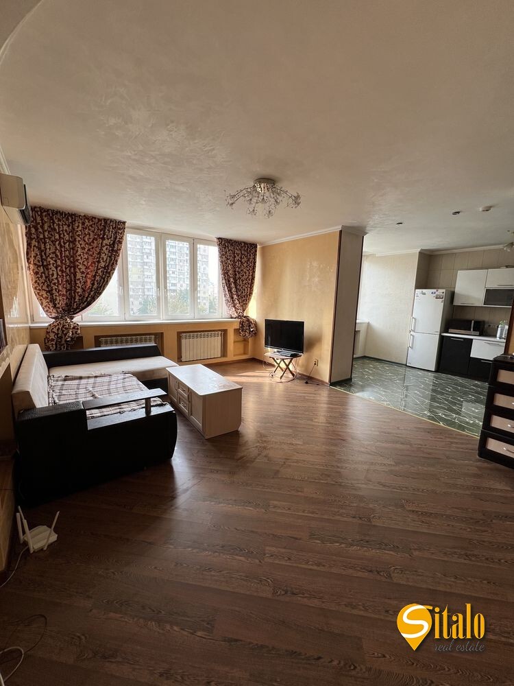 Продаж 2-кімнатної квартири 88 м², Срібнокільська вул., 1