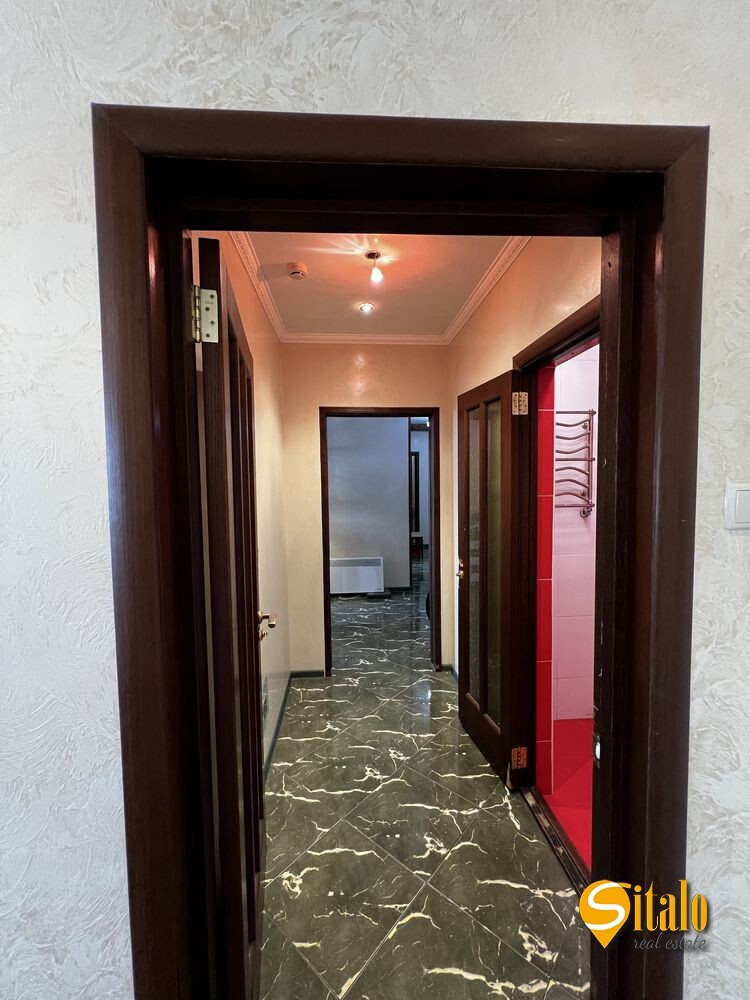 Продаж 2-кімнатної квартири 88 м², Срібнокільська вул., 1