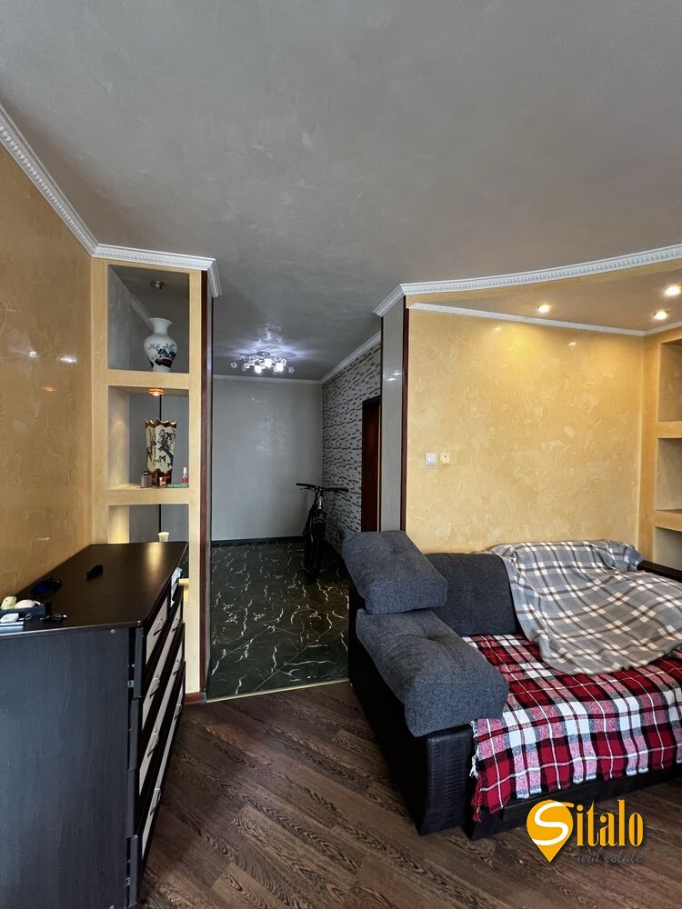 Продаж 2-кімнатної квартири 88 м², Срібнокільська вул., 1