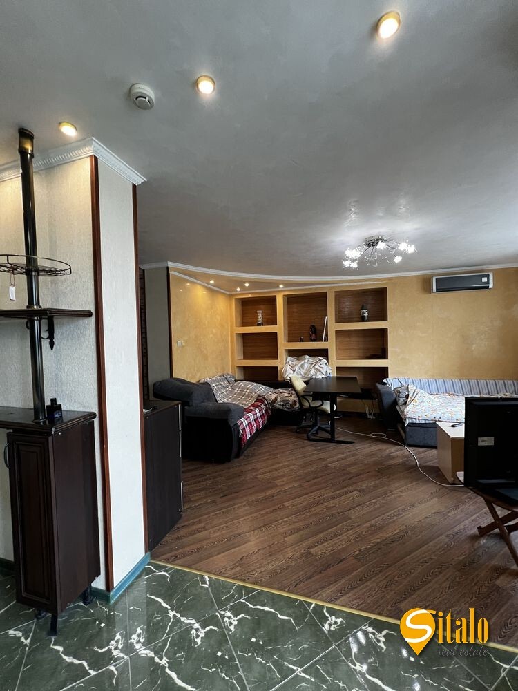 Продаж 2-кімнатної квартири 88 м², Срібнокільська вул., 1