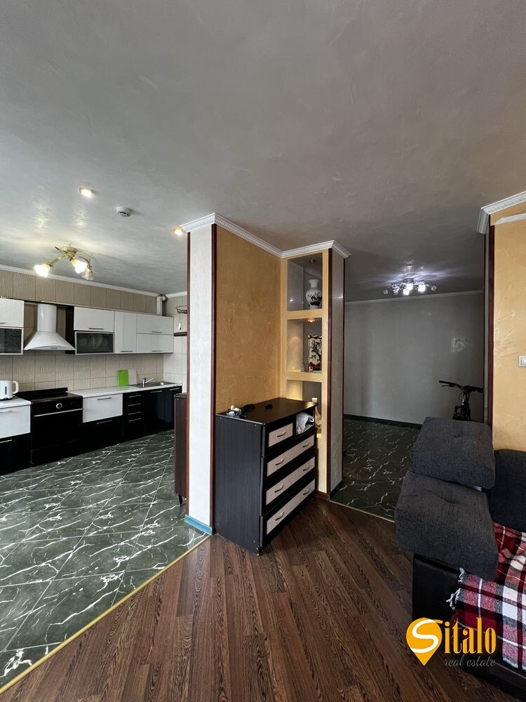 Продаж 2-кімнатної квартири 88 м², Срібнокільська вул., 1