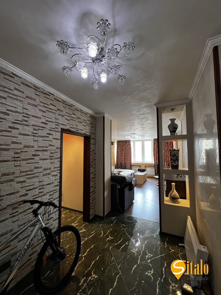 Продаж 2-кімнатної квартири 88 м², Срібнокільська вул., 1