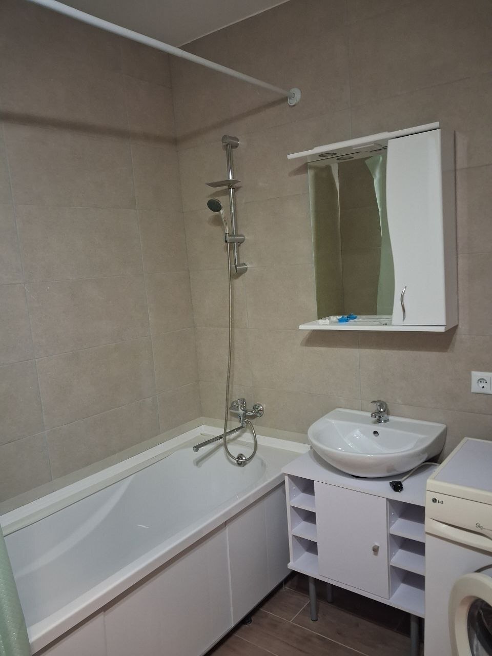 Аренда 1-комнатной квартиры 55 м², Коноплянская ул., 22Б