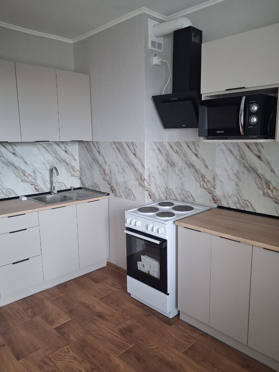 Аренда 1-комнатной квартиры 55 м², Коноплянская ул., 22Б