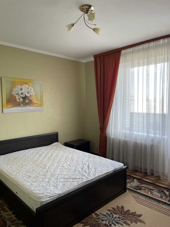 Аренда 3-комнатной квартиры 96 м², Анны Ахматовой ул., 18