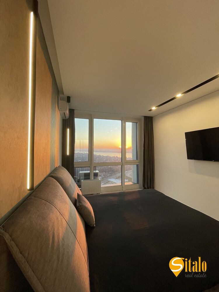 Продаж 3-кімнатної квартири 71 м², Зарічна вул.