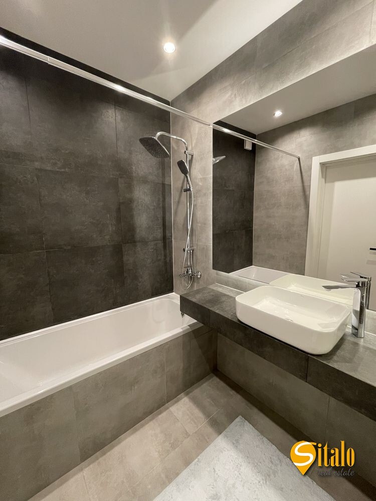 Продаж 3-кімнатної квартири 71 м², Зарічна вул.