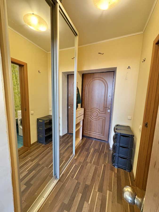 Продаж 1-кімнатної квартири 30 м², Олевська вул., 5