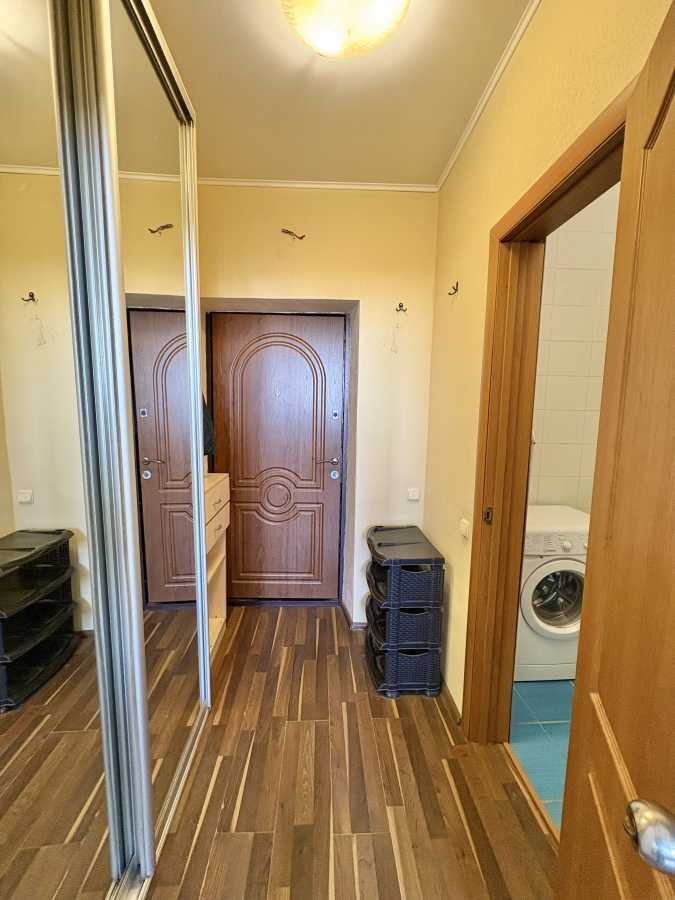 Продаж 1-кімнатної квартири 30 м², Олевська вул., 5