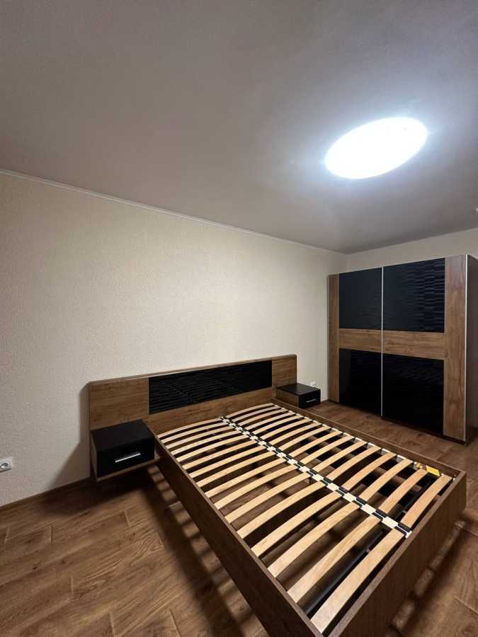 Продаж 2-кімнатної квартири 72.1 м², Дружби Народів бул.