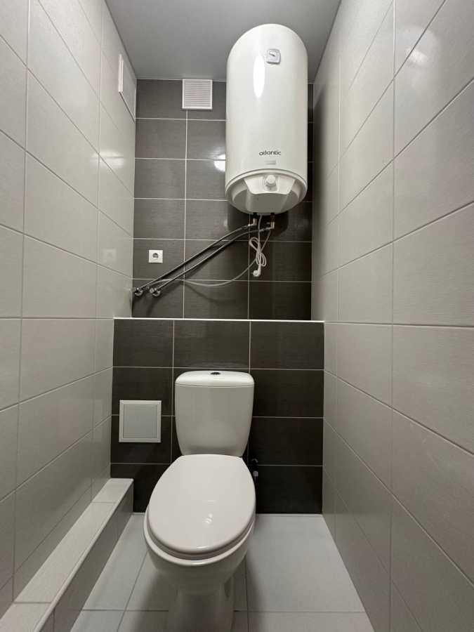 Продаж 2-кімнатної квартири 72.1 м², Дружби Народів бул.