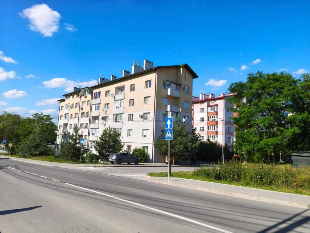 Продажа 4-комнатной квартиры 130 м², Ивасюка ул.