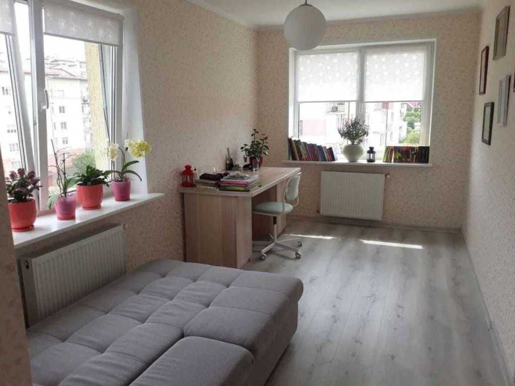 Продажа 4-комнатной квартиры 130 м², Ивасюка ул.