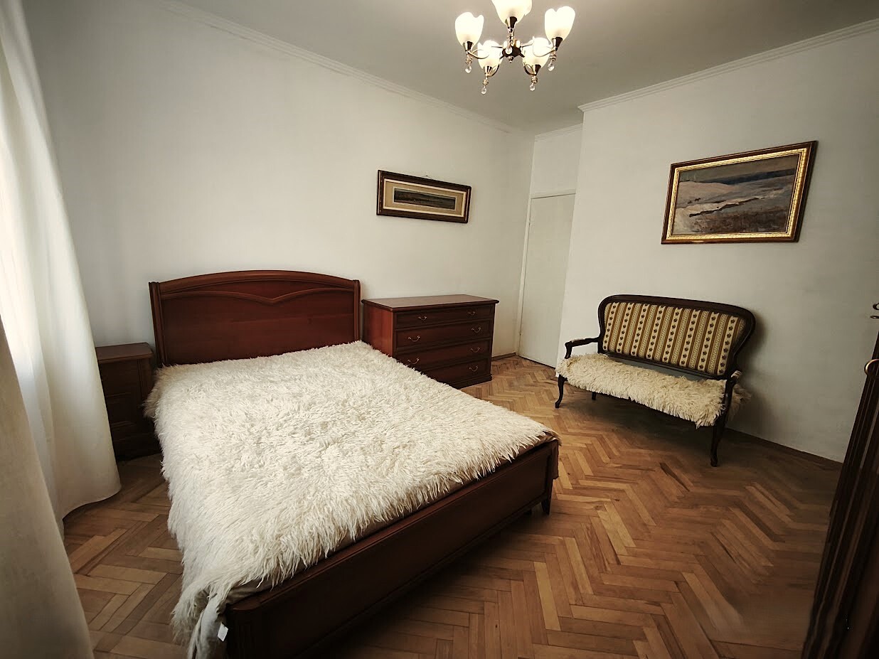 Продажа 4-комнатной квартиры 120 м², Ивана Франко ул.