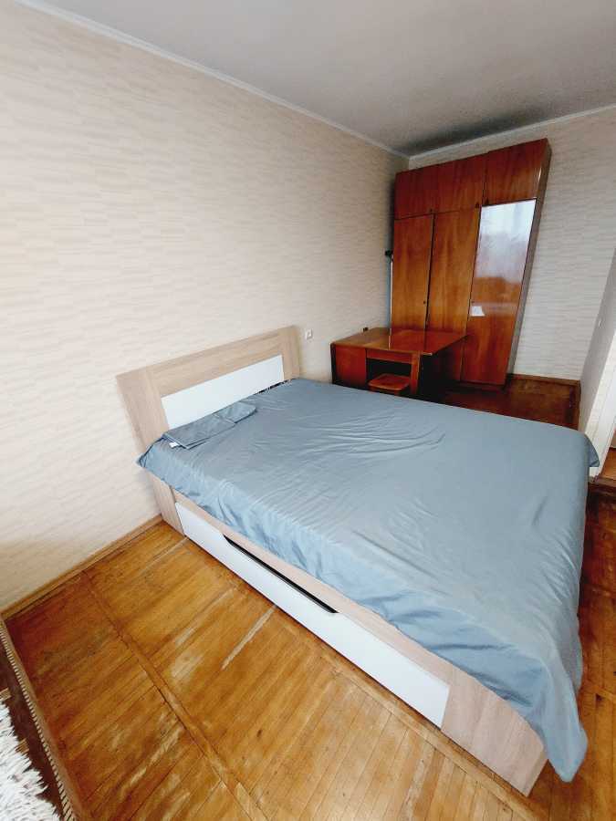 Оренда 1-кімнатної квартири 30 м², Мілютенка вул., 3