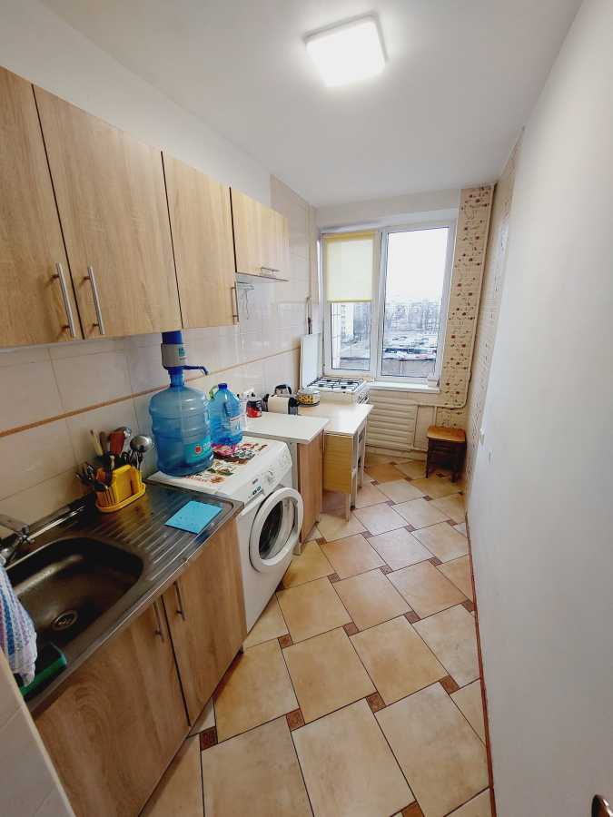 Оренда 1-кімнатної квартири 30 м², Мілютенка вул., 3