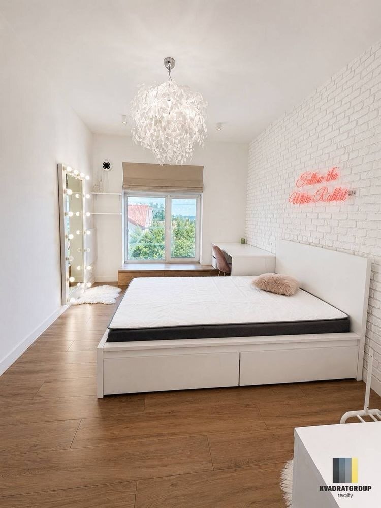 Продаж 3-кімнатної квартири 65 м², 9-го Січня вул.