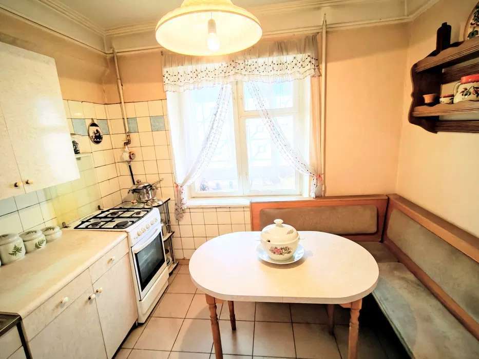 Продаж 3-кімнатної квартири 73 м², Березняківська вул., 24