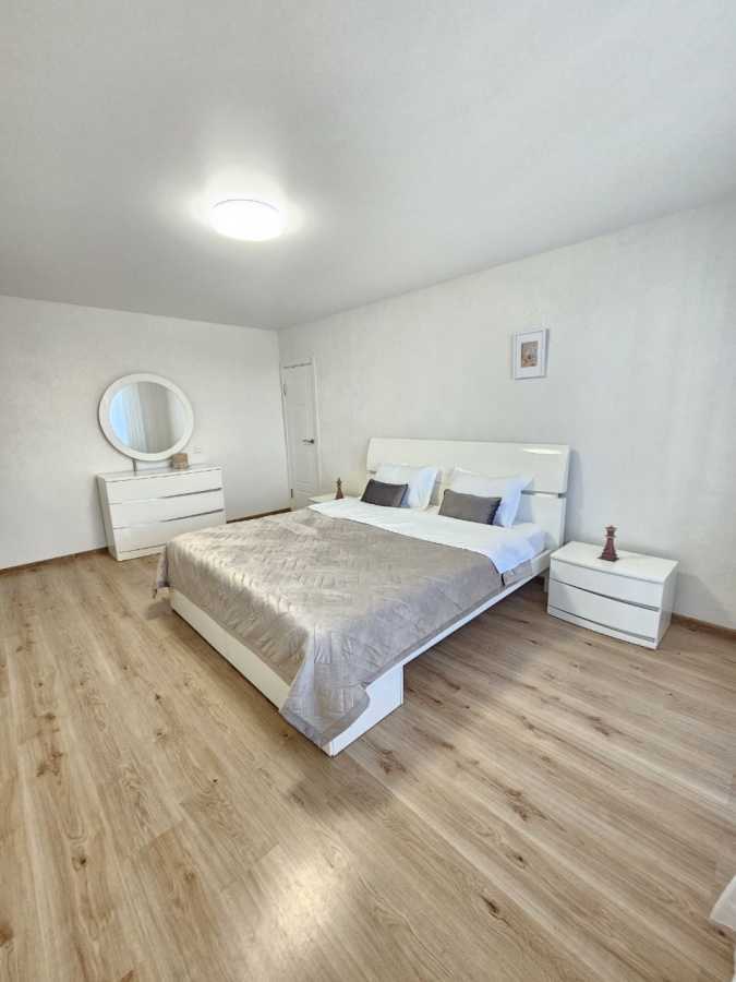 Продаж 3-кімнатної квартири 79 м², Москвіна вул., 5-7