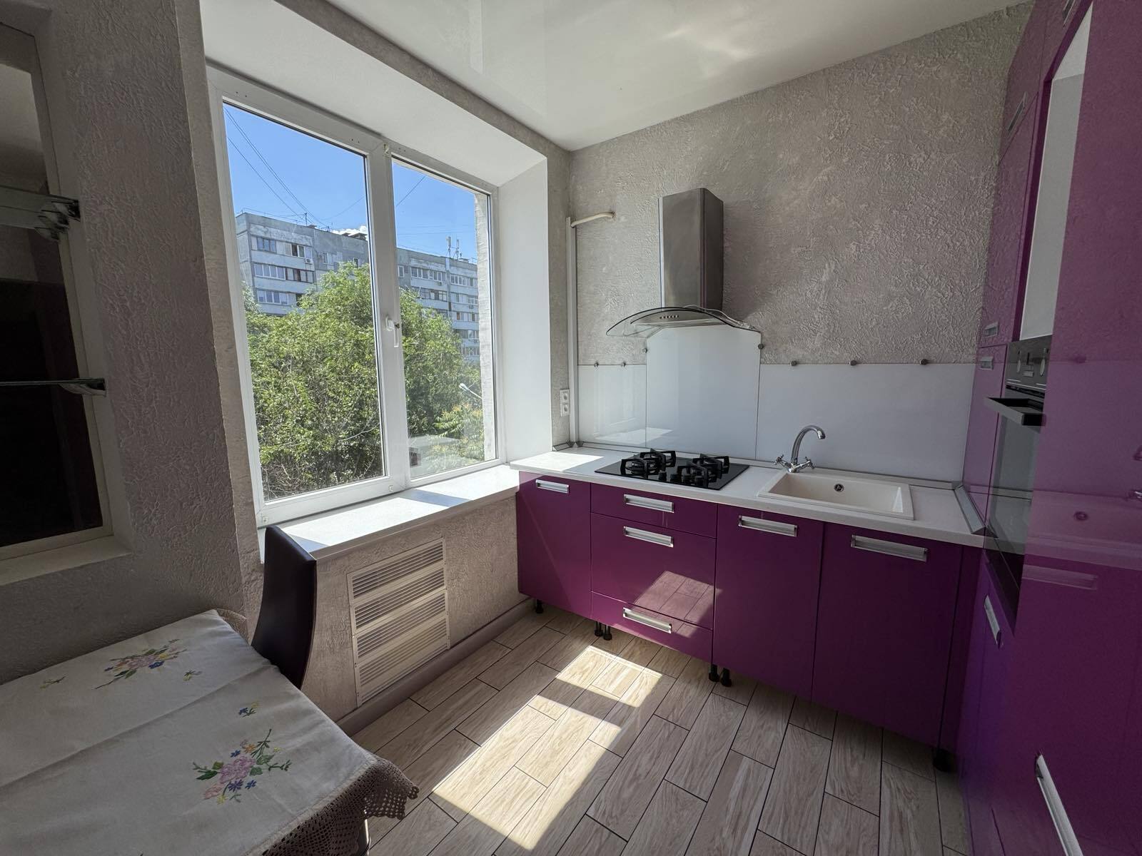 Продаж 2-кімнатної квартири 55 м², Соборний просп.