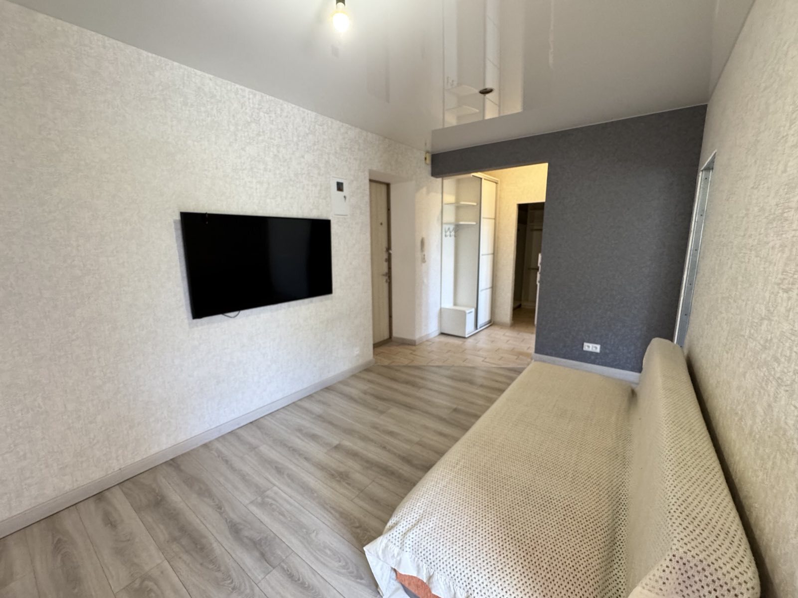 Продаж 2-кімнатної квартири 55 м², Соборний просп.