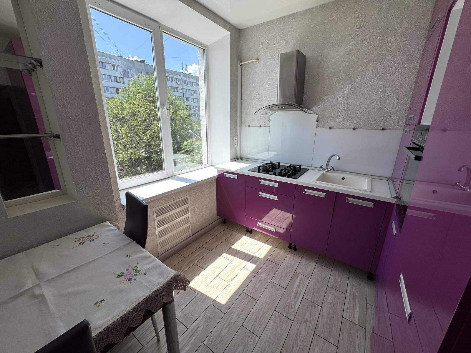 Продаж 2-кімнатної квартири 55 м², Соборний просп.