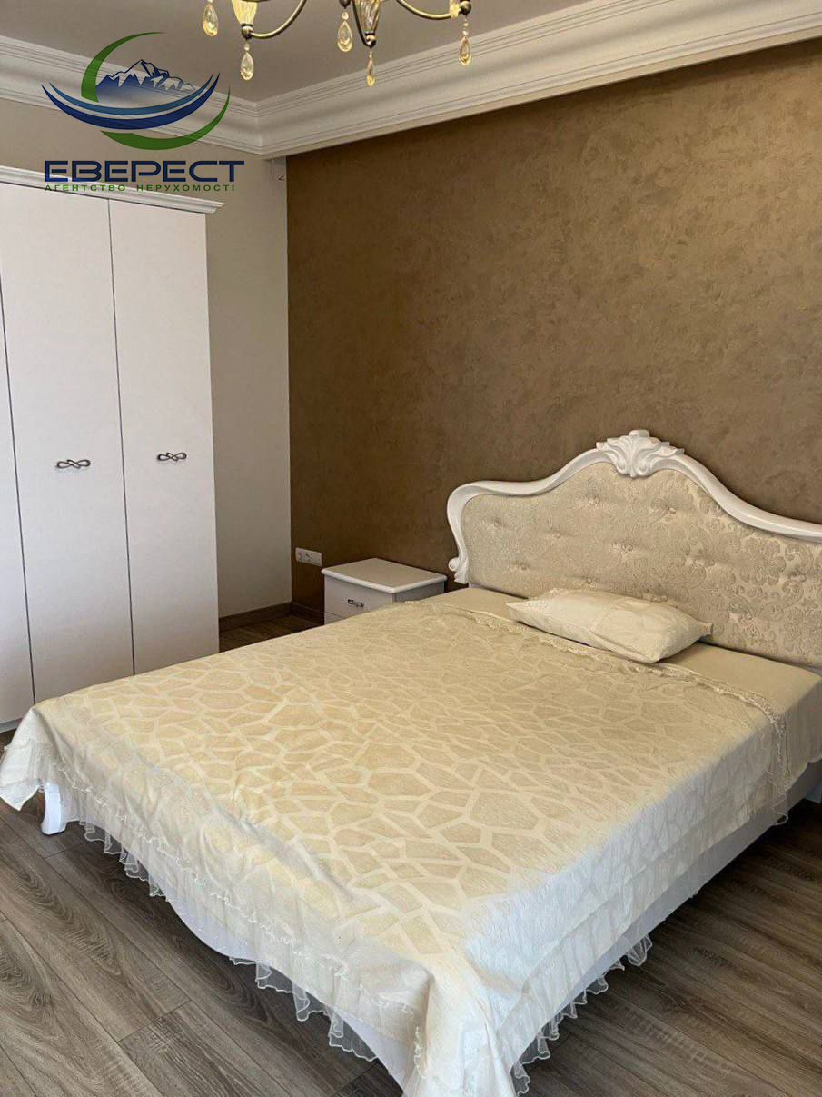 Продажа 2-комнатной квартиры 60 м²