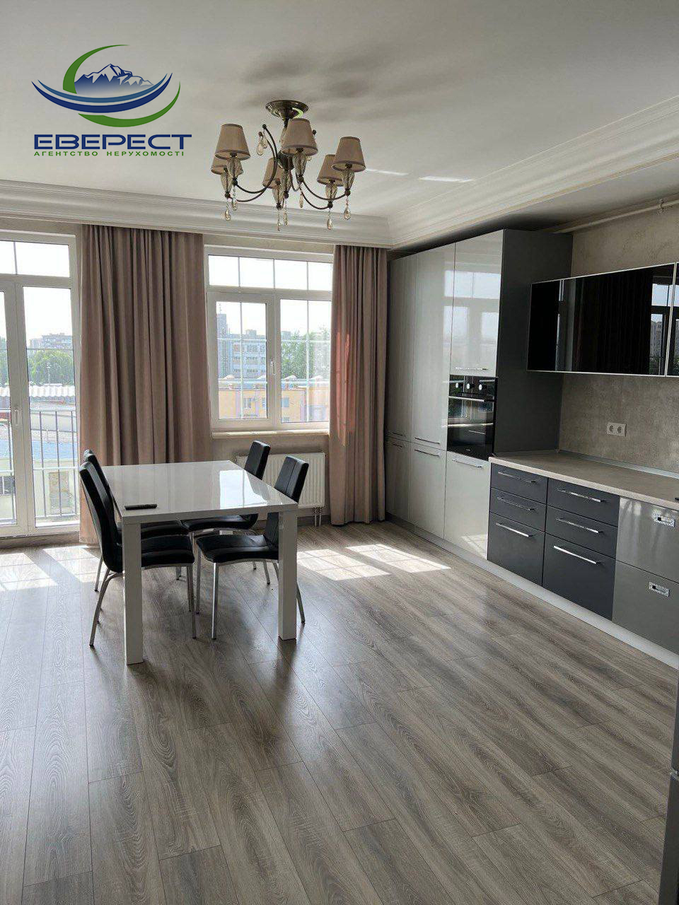 Продажа 2-комнатной квартиры 60 м²