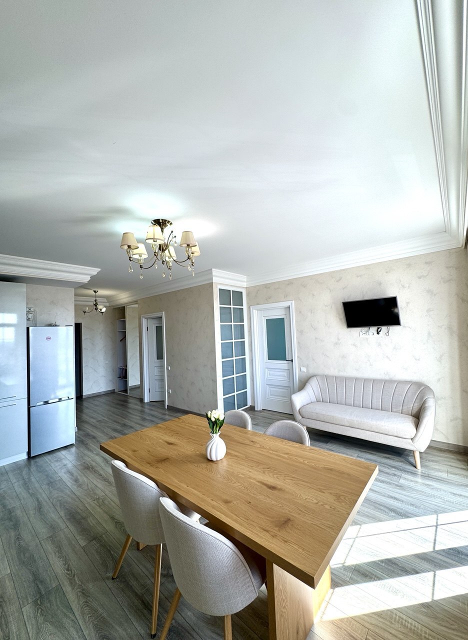 Продажа 2-комнатной квартиры 60 м²