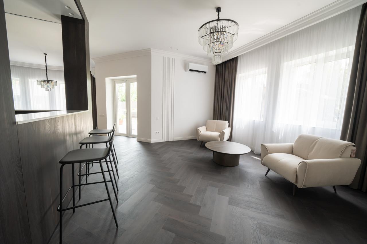 Дом посуточно 400 м², Академика Глушкова просп., 13Б