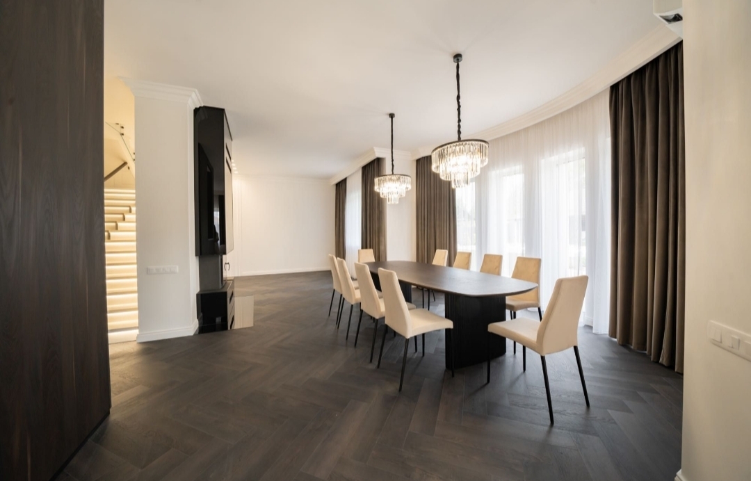Дом посуточно 400 м², Академика Глушкова просп., 13Б