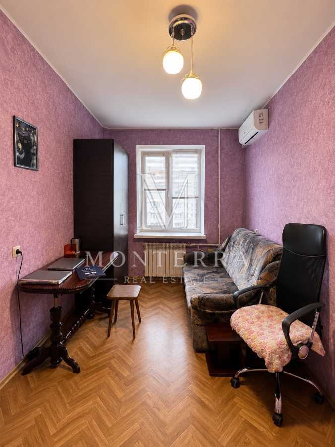 Продажа 2-комнатной квартиры 45.4 м², Иорданская ул., 16
