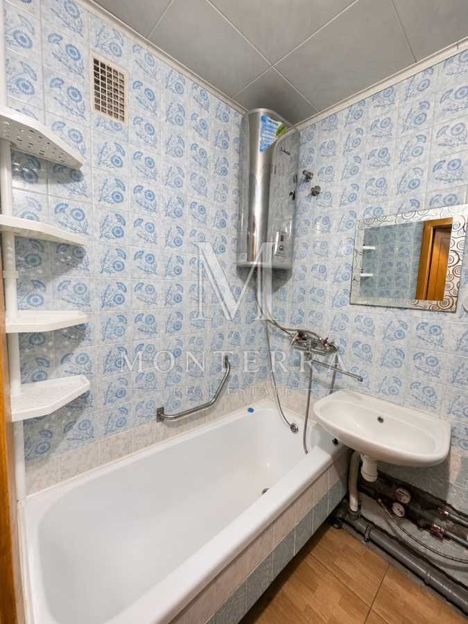 Продажа 2-комнатной квартиры 45.4 м², Иорданская ул., 16